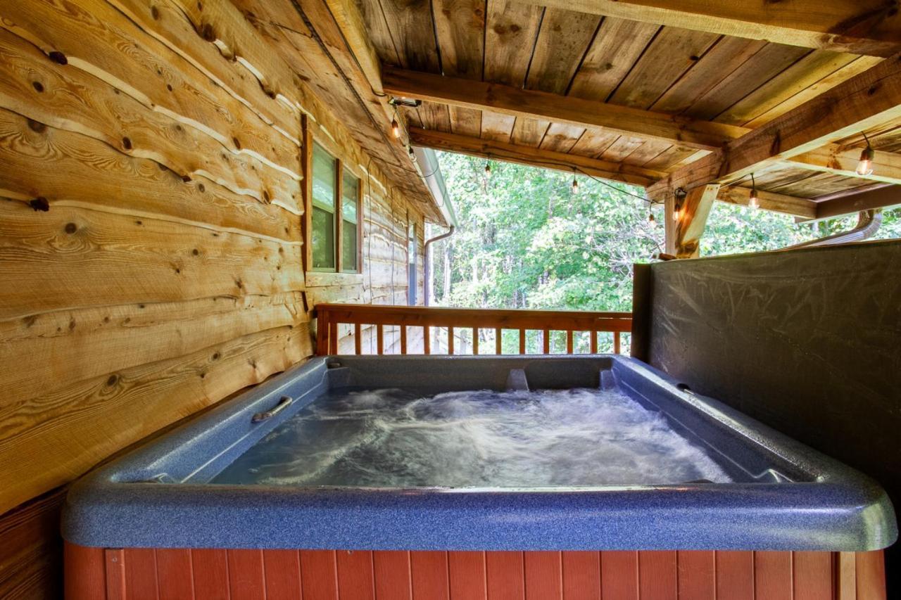 Forest Home Hot Tub Fire Pit Pool Table Pigeon Forge Bagian luar foto