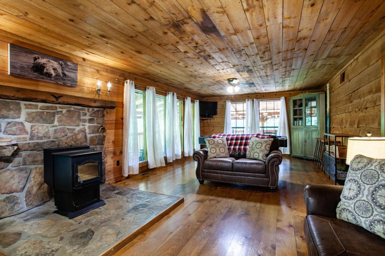 Forest Home Hot Tub Fire Pit Pool Table Pigeon Forge Bagian luar foto