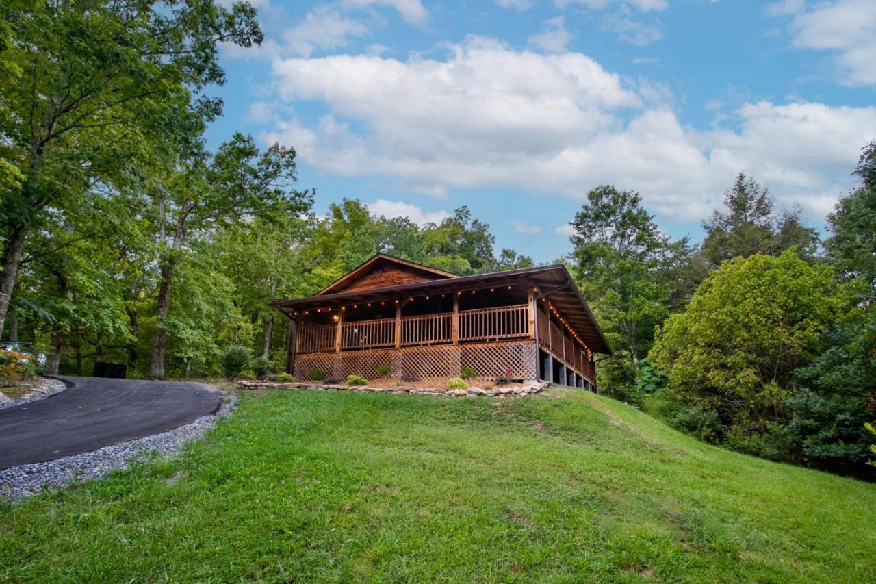 Forest Home Hot Tub Fire Pit Pool Table Pigeon Forge Bagian luar foto