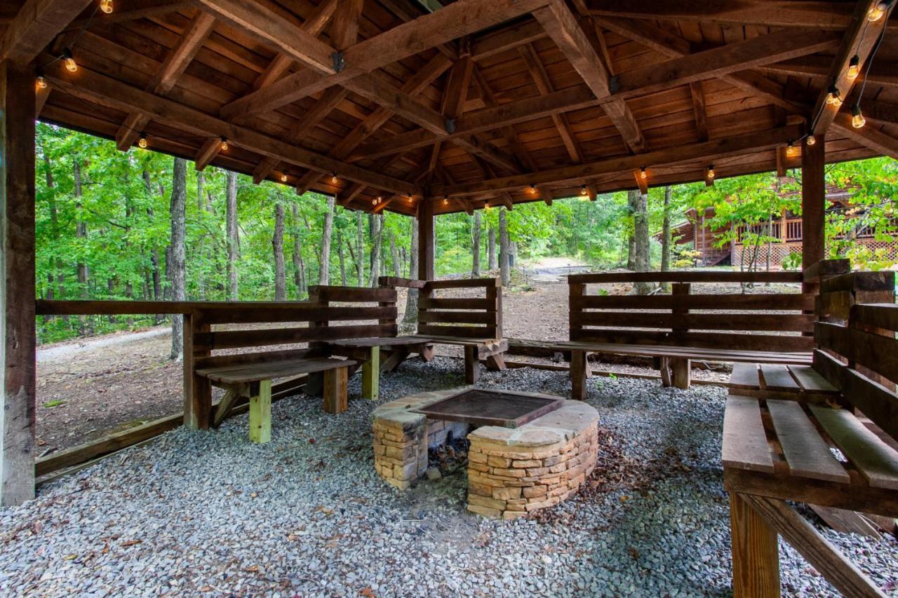 Forest Home Hot Tub Fire Pit Pool Table Pigeon Forge Bagian luar foto