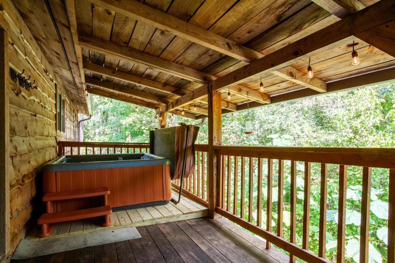 Forest Home Hot Tub Fire Pit Pool Table Pigeon Forge Bagian luar foto
