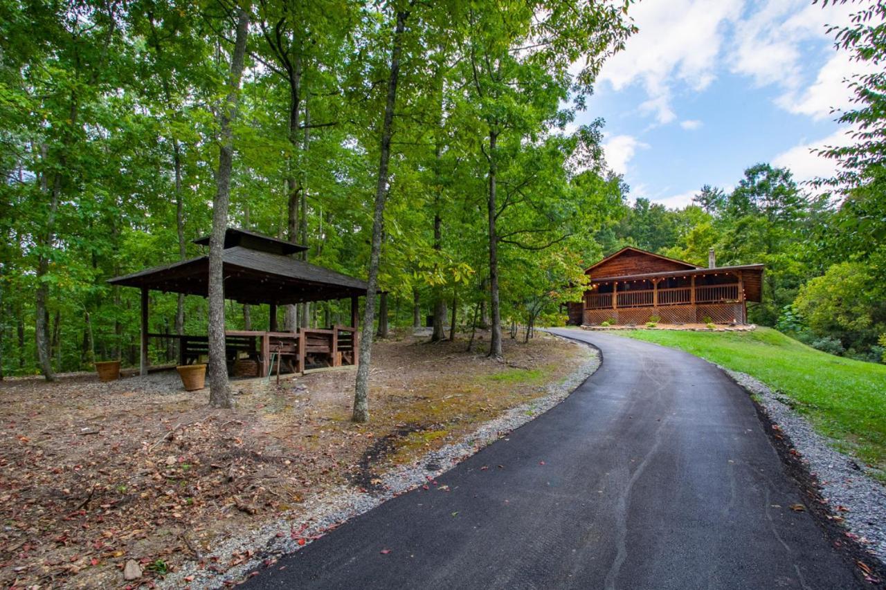 Forest Home Hot Tub Fire Pit Pool Table Pigeon Forge Bagian luar foto