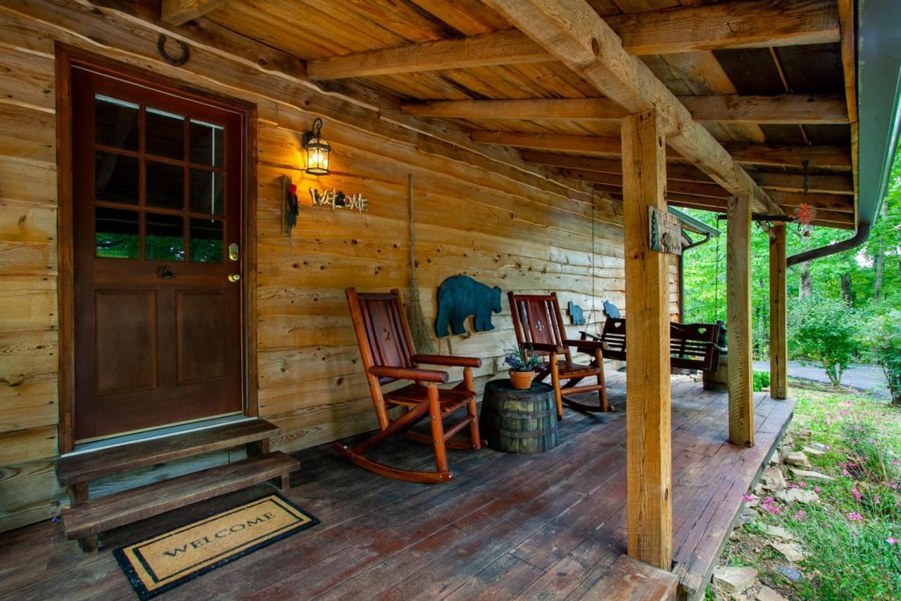 Forest Home Hot Tub Fire Pit Pool Table Pigeon Forge Bagian luar foto