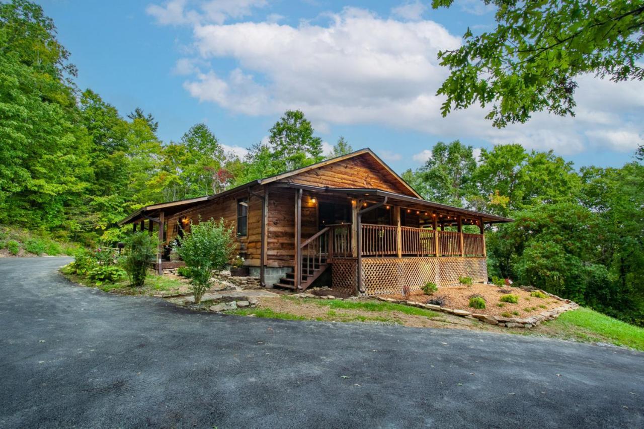 Forest Home Hot Tub Fire Pit Pool Table Pigeon Forge Bagian luar foto