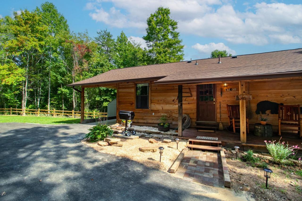 Forest Home Hot Tub Fire Pit Pool Table Pigeon Forge Bagian luar foto